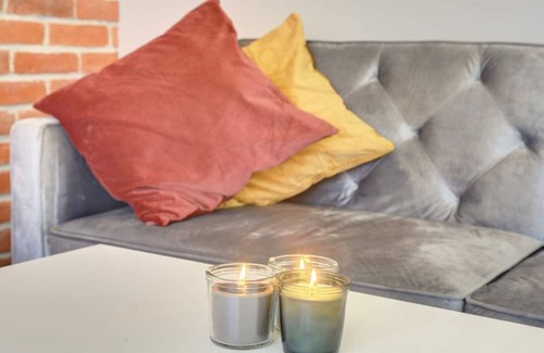 Rugby House | Stylish 2 bed house with parking in rugby