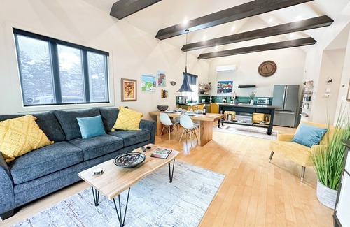 Saint John House | Stylish 2-Bedroom Getaway at The Red Door | Modern Amenities & Cozy Vibes