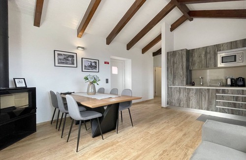 Calheta House | Stylish 2 Bedroom Stone House With Stunning Views, São Jorge, Azores (Vista)