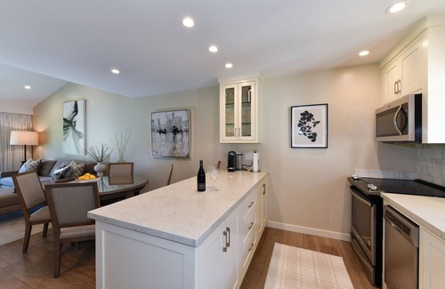 Napa Condo | Stylish 2 king bed w/ensuite bath. Lush Golf Course view! Perfect for 2 couples!