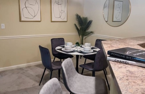 Executive Park Apartment | Stylish 2 King BR Suite—Mins to