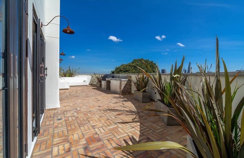 La Candelaria Apartment | Stylish 2 Masters w Patio View