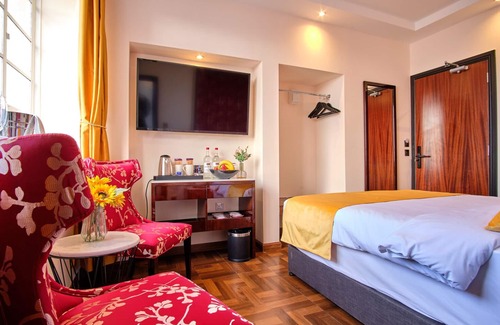 Oban Hotel | Stylish 2-Room Stay with Scenic Views & Vintage Charm