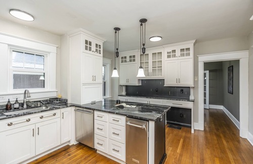 Hollywood - Mt. Vernon House | Stylish 2Bed/2Ba home in Chevy Chase, close to Downtown and UK!