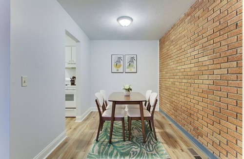 North Canton Apartment | Stylish 2BR Apt w/Parking, Near Airport