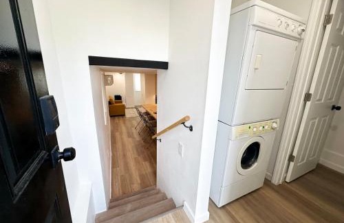 North Ironbound Apartment | Stylish 2BR - EWR, Stadium & NYC