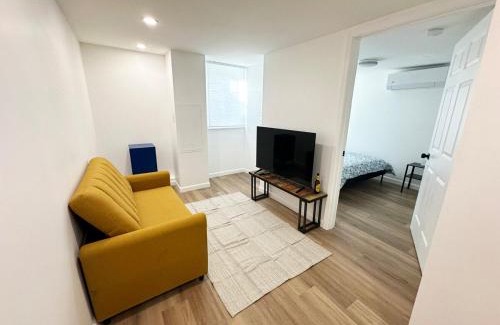North Ironbound Apartment | Stylish 2BR - EWR, Stadium & NYC