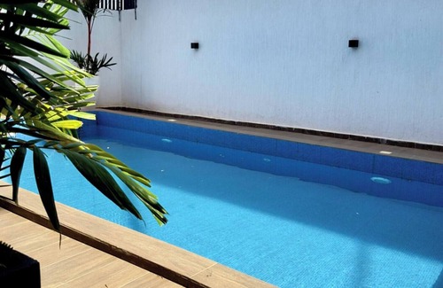Labone Apartment | Stylish 2BR in Cantonments - Rooftop, Gym, Pool & Starlink Wi-Fi