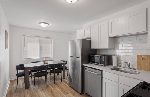 Des Plaines Apartment | Stylish 2BR Near O'Hare, Modern & Easy Access