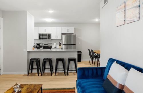 Hyde Park Apartment | Stylish 2BR Near UT 5122