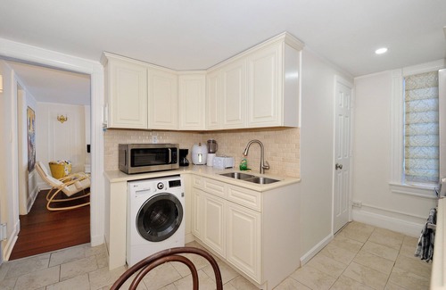 Chinatown Apartment | Stylish 2BRApt in Little Italy –Near SoHo&Downtown