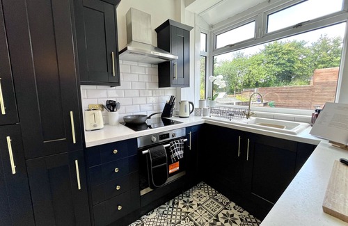 Prestwich House | Stylish 3-bed home in Prestwich with free parking