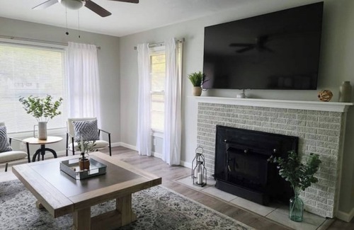 Warren House | Stylish 3 Bedroom Ranch Home in Middle of Howland
