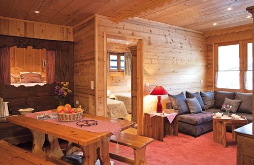 Le Grand-Bornand Apartment | Stylish 3BR Apt with Pool & Sauna, 100m from Ski Slopes – Pet Friendly