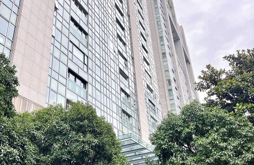 Huangpu Apartment | Stylish 3BR Apartment w/AC & WiFi in Vibrant Shanghai