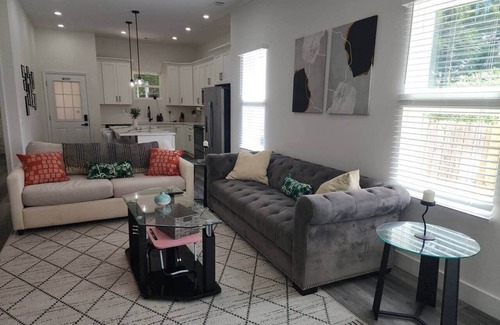 Sylvan Hills Apartment | Stylish 3BR Apt w/King Suite