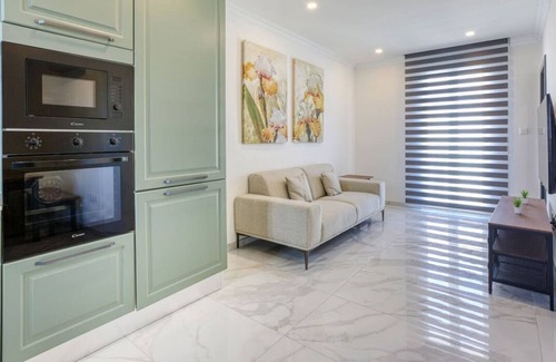 Mosta Apartment | Stylish 3BR home with private Balconies in Mosta