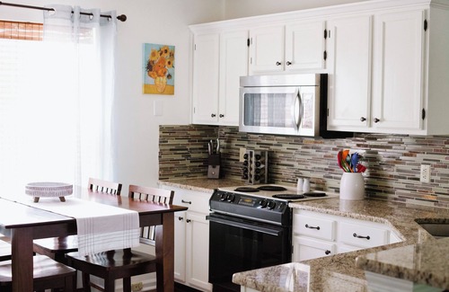 Dadeville House | Stylish 3BR Retreat on Lake Martin