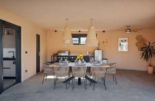 Tar-Vabriga Villa | Stylish 4 BD villa with pool