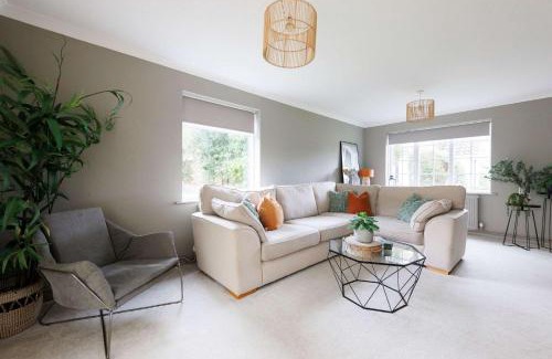 West Wittering House | Stylish 4 Bed Home close to beach