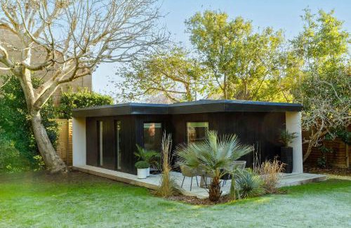 West Wittering House | Stylish 4 Bed Home close to beach