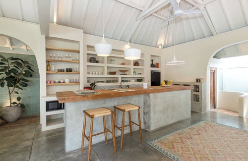 Umalas Villa | Stylish 4BR Kids Friendly 5min Canggu Rooftop