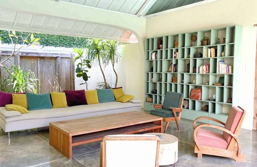 Umalas Villa | Stylish 4BR Kids Friendly 5min Canggu Rooftop