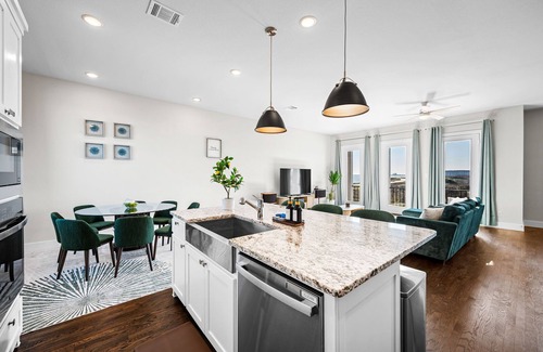 Rowlett House | Stylish 4BR Lake House