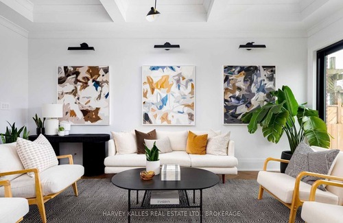Little Italy House | Stylish 5-Bed, 5-Bath Retreat in the Heart of Little Italy, Toronto