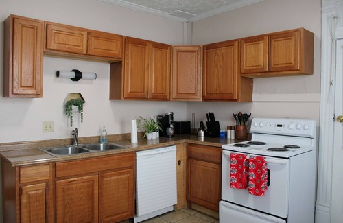Weinland Park Apartment | Stylish 5-Bedroom Home in the heart of OSU
