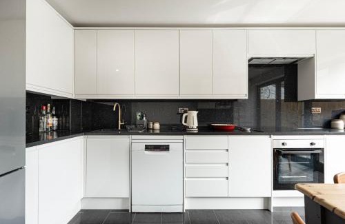 Whitechapel House | Stylish 5BR Home in the Heart of Spitalfields Walk to Brick Lane & Shoreditch