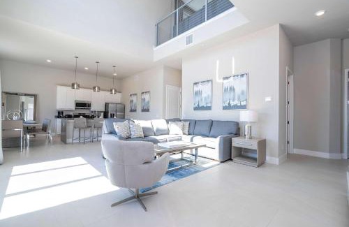 Reunion Apartment | Stylish 5BR Villa - Pool Table - Near Disney Parks