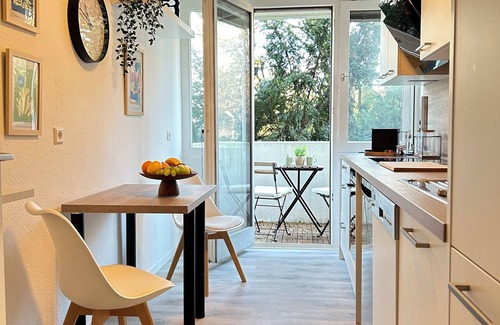 Aue Apartment | Stylish 80 m² designer apartment with balcony in the heart of Durlach
