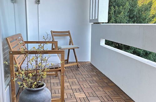 Aue Apartment | Stylish 80 m² designer apartment with balcony in the heart of Durlach