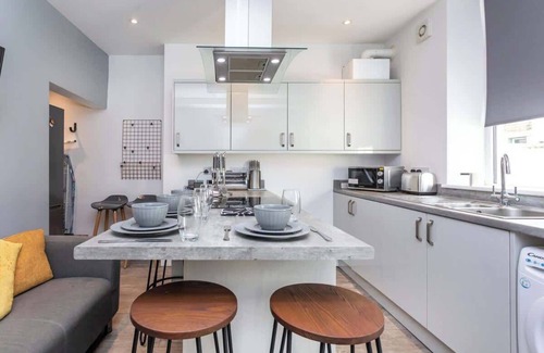 Burnley House | Stylish & Affordable home in Burnley