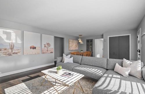 Millvale House | Stylish and Bright 3Bd Home, Amazing Deck, Game Room, Free Parking