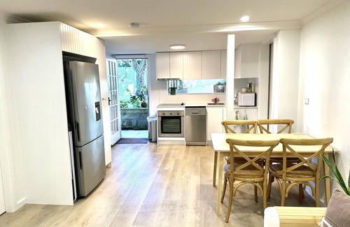 Dee Why Apartment | Stylish and central 2 Bedroom Granny Flat walk to beach and cafes