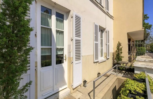 Notre-Dame Apartment | Stylish and comfortable apartment with a terrace, close to the Palace