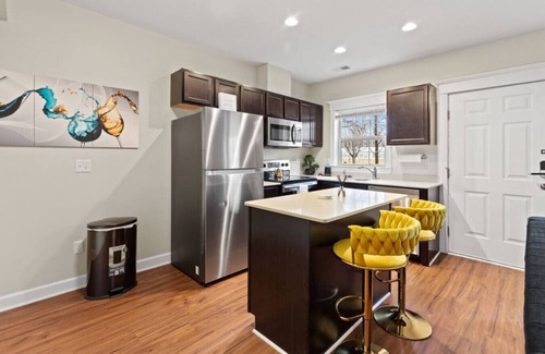 Detroit Apartment | Stylish and Comfortable 1-BR in the Heart of Detroit