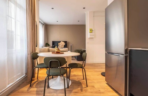 Montrouge Apartment | Stylish and cozy apartment with balcony