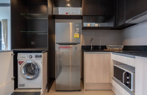 Asoke Condo | Stylish and Modern 1 BR - 3 mins walk to MRT Sukhumvit and BTS Asoke