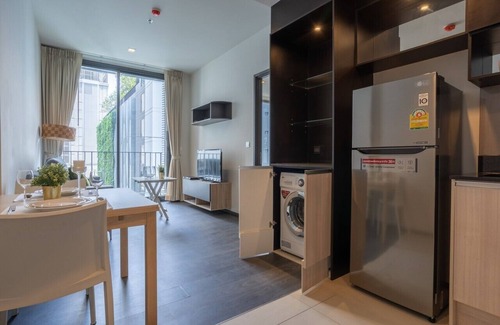 Asoke Condo | Stylish and Modern 1 BR - 3 mins walk to MRT Sukhumvit and BTS Asoke