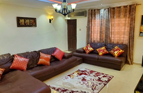 Abuja Apartment | Stylish and Spacious 3Bed Flat ShortLet Apartment