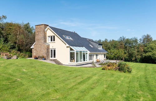 Templenoe House | Stylish and spacious home with sea & mountain views