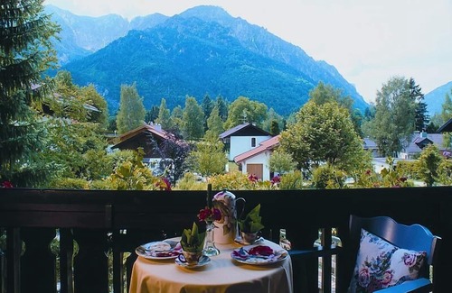 Gmain Apartment | Stylish apartment with mountain view (St2)/Steilhofweg. 50 sqm, 1 bedroom
