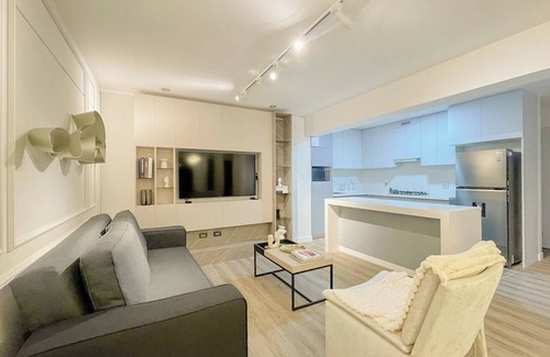 Miraflores Apartment | Stylish Apartment in Miraflores Center! - 2.5 blocks from Malecon Cisneros