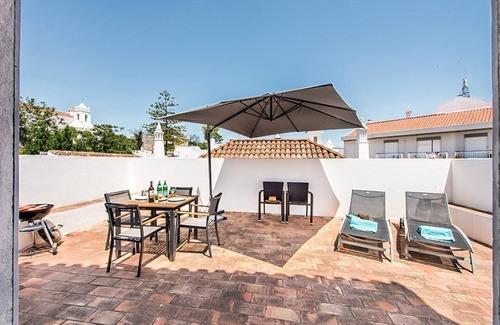 Tavira Apartment | Stylish Apartment in the Historical centre of Tavira with large terrace