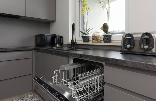 Bialoleka Apartment | Stylish Apartment With AC by Renters