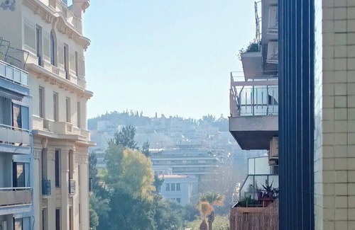 Mousio Apartment | Stylish Apartment with City Views near Athens’ Top Attractions