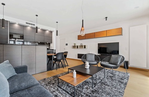 Gasperich Apartment | Stylish Apt in Cloche dOr w balcony